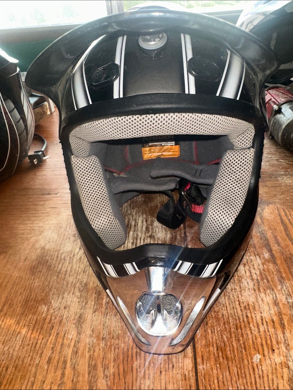 Kids Full-Face Helmet - Black and Gray